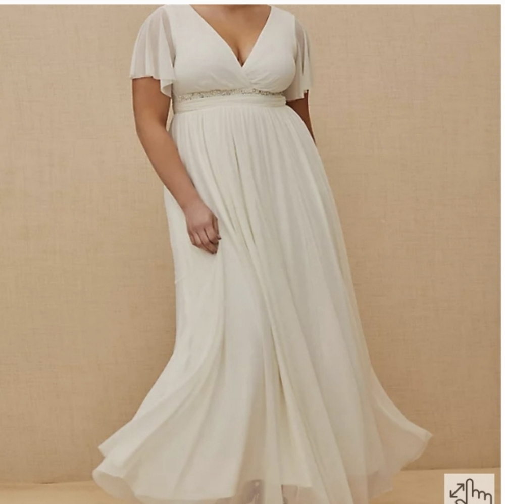 ♡NEW TO CLOSET♡ Torrid White Wedding Dress with Silver Accents - Picture 2 of 5